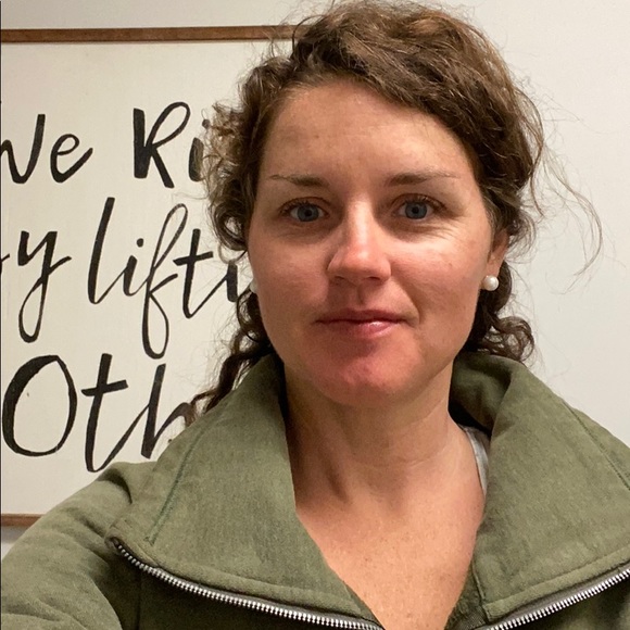 Meet the Posher Other - Meet your Posher, Holly